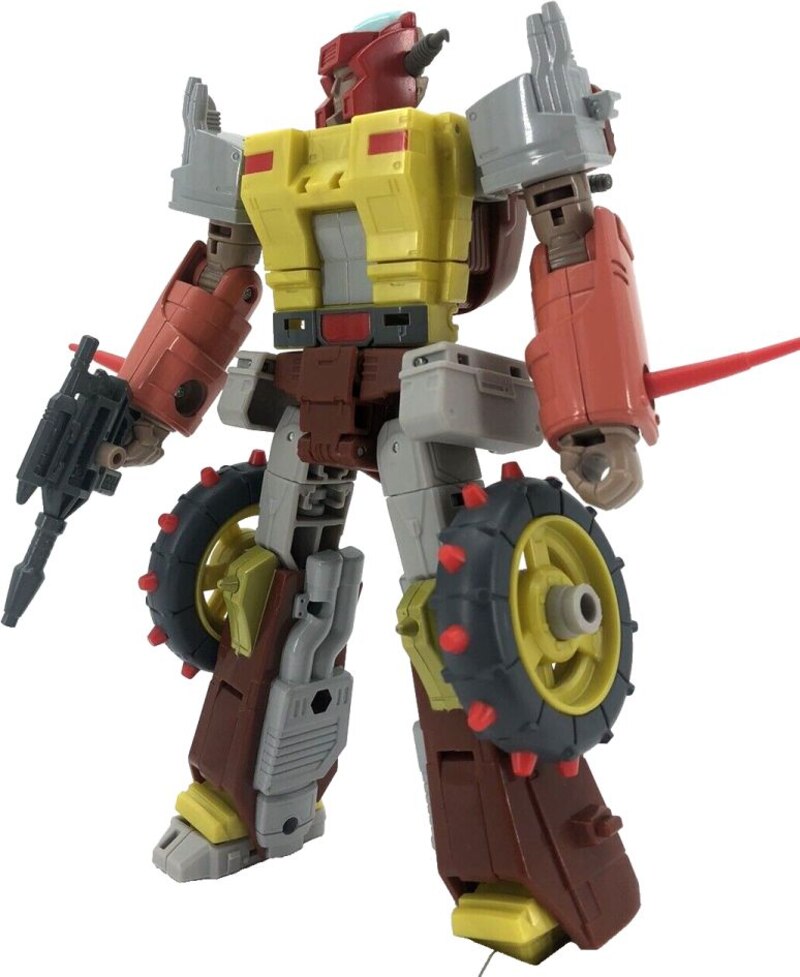 86 Autobot Junkion Scrapheap Voyager In-Hand Images from 